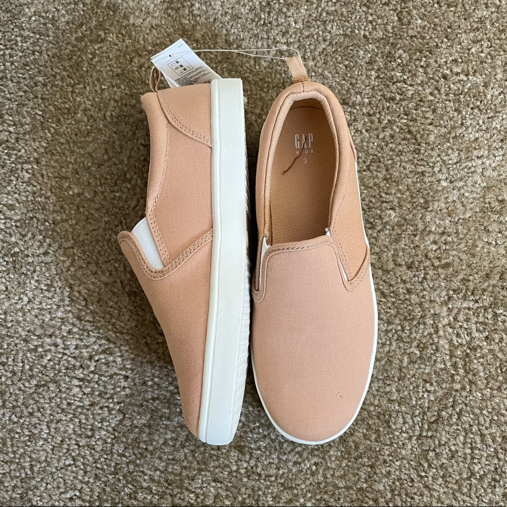 NWT- Gap Sneaker Slide-On (Sz: 3)